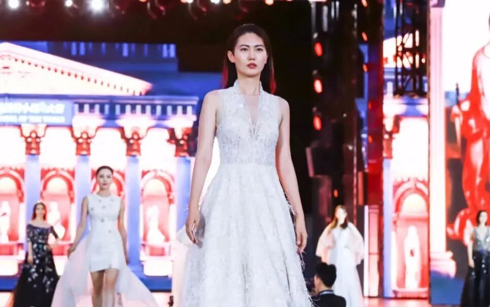 “电梯门”后向妻子转238亿！胜宏科技，又给所有老板上了一课